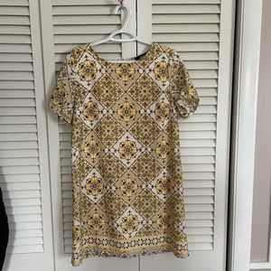 Lulus Yellow Floral Shift Dress